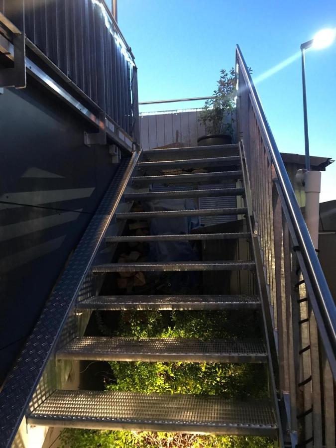 Tiny House Black Pearl Тетнанг Экстерьер фото