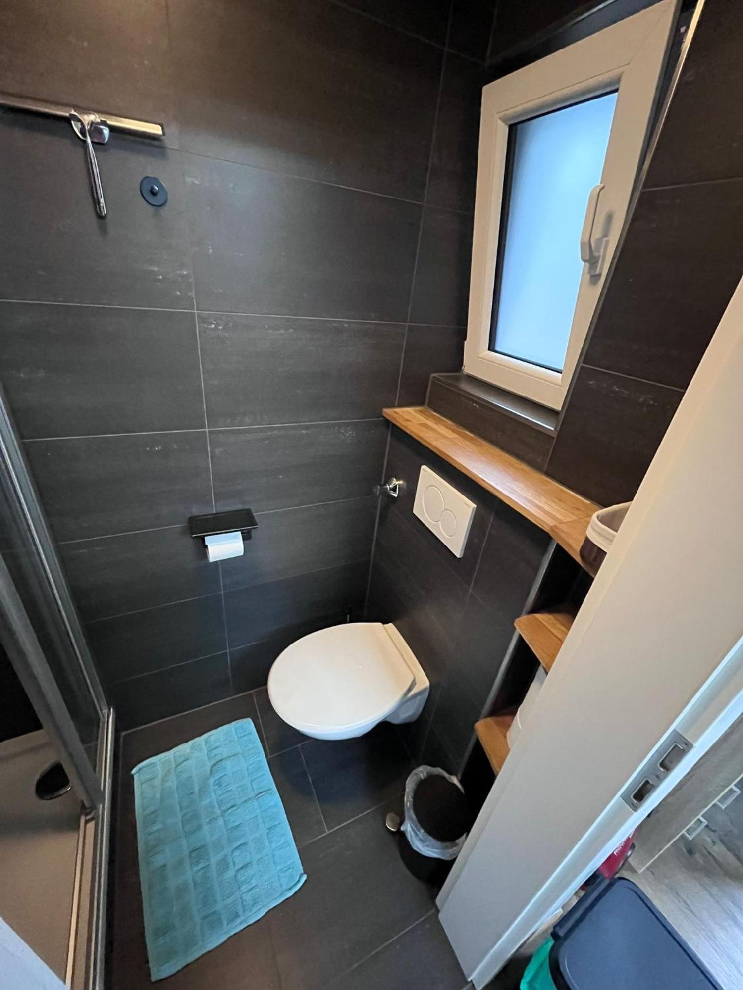 Tiny House Black Pearl Тетнанг Экстерьер фото